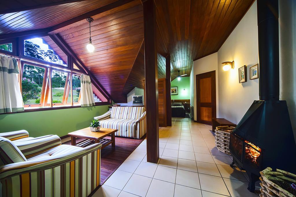 Hotel Pousada Dos Pinhos Pedra Azul  Esterno foto