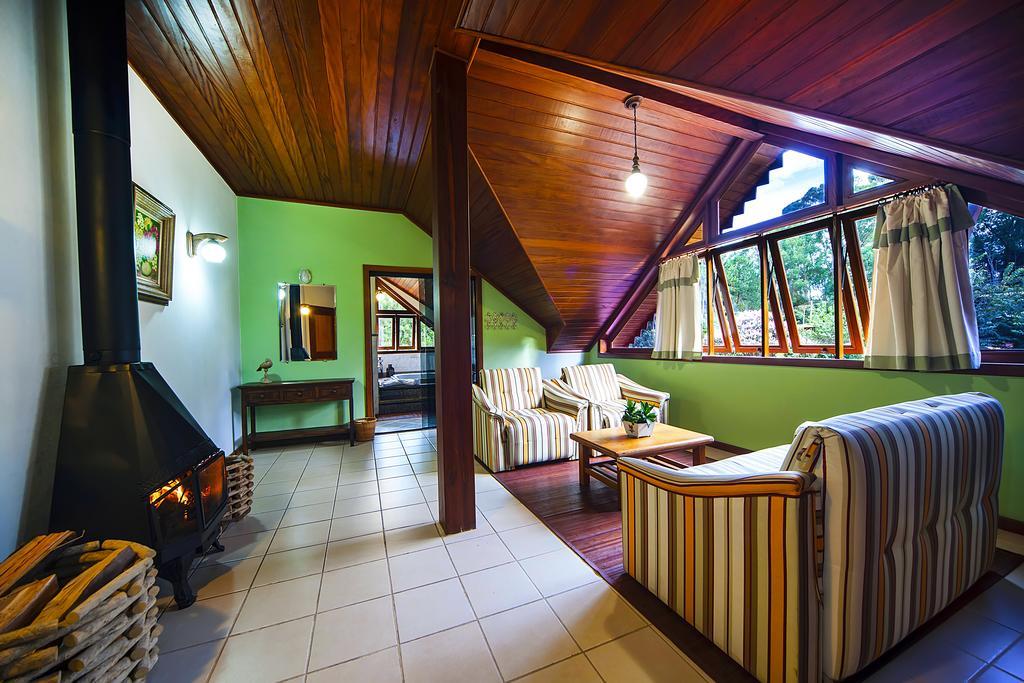Hotel Pousada Dos Pinhos Pedra Azul  Esterno foto