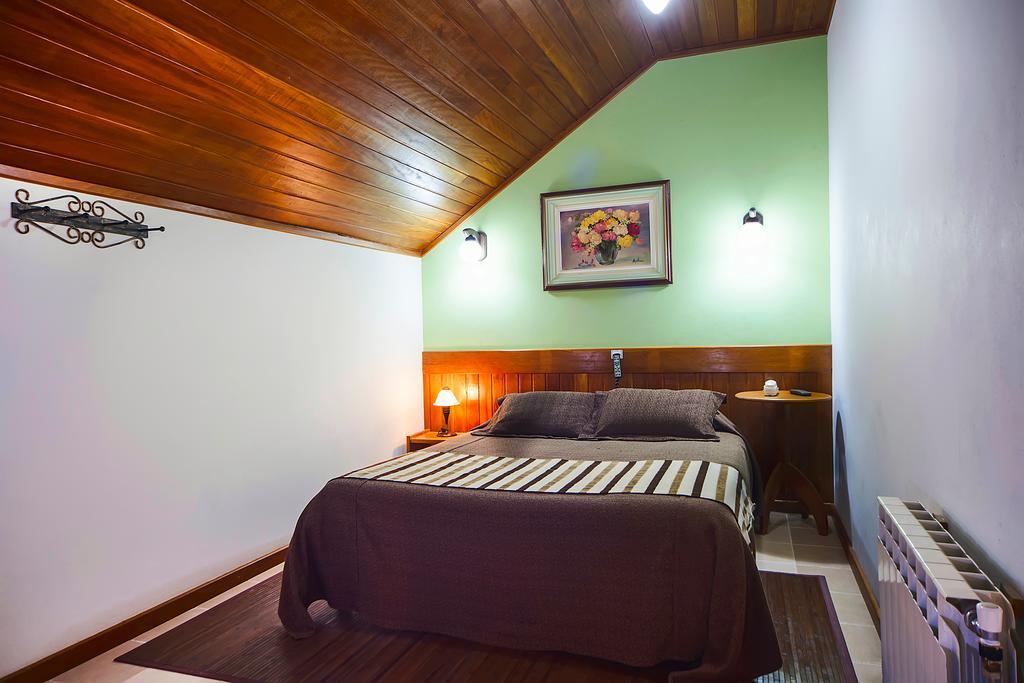 Hotel Pousada Dos Pinhos Pedra Azul  Esterno foto